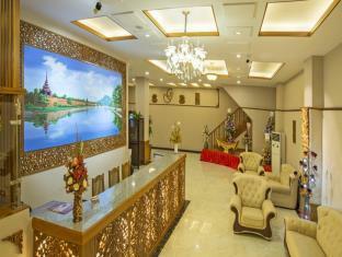 Royal Golden 9 Miles Hotel